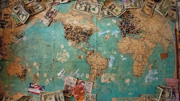 Money map / wereldkaart met geld